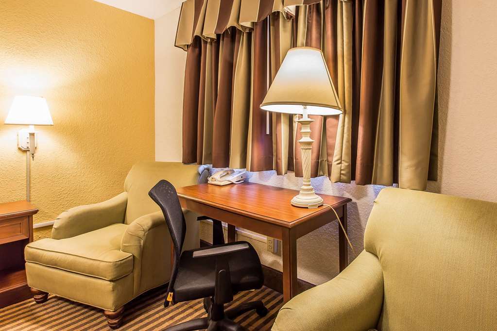 Seafarer Inn & Suites, Ascend Hotel Collection Jekyll Island Room photo